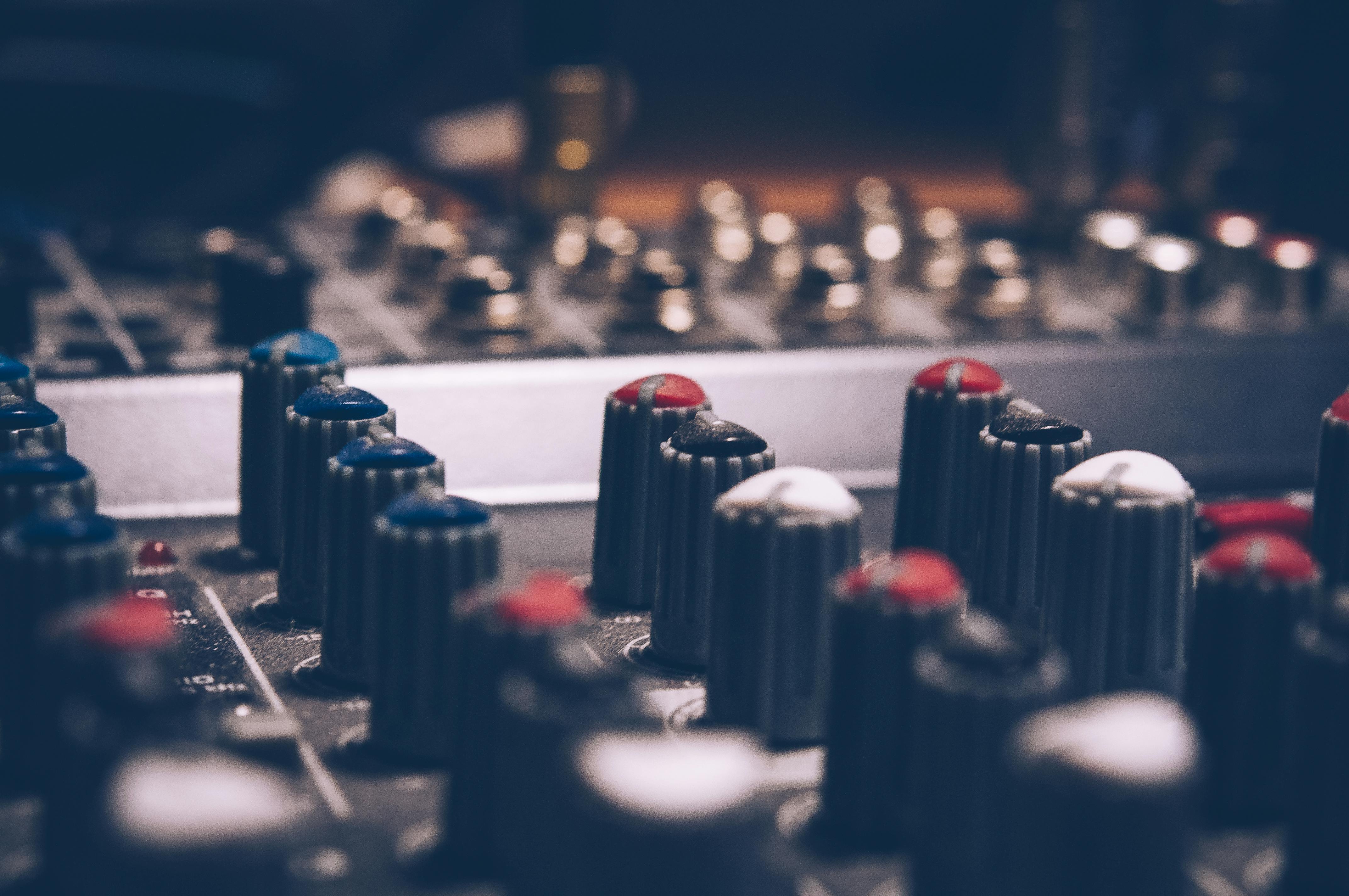 pexels-hendrikbgr-744318.jpg