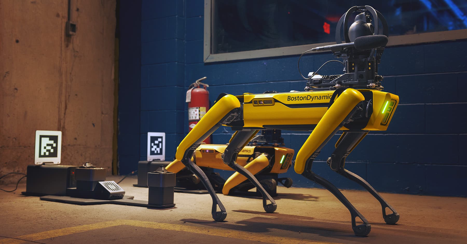 ?Which Company Will Lead the Race for Robots Humanoides in 2025?