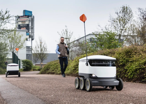 Delivery Robots UK: The Game-Changing Future Knocking on British Doors
